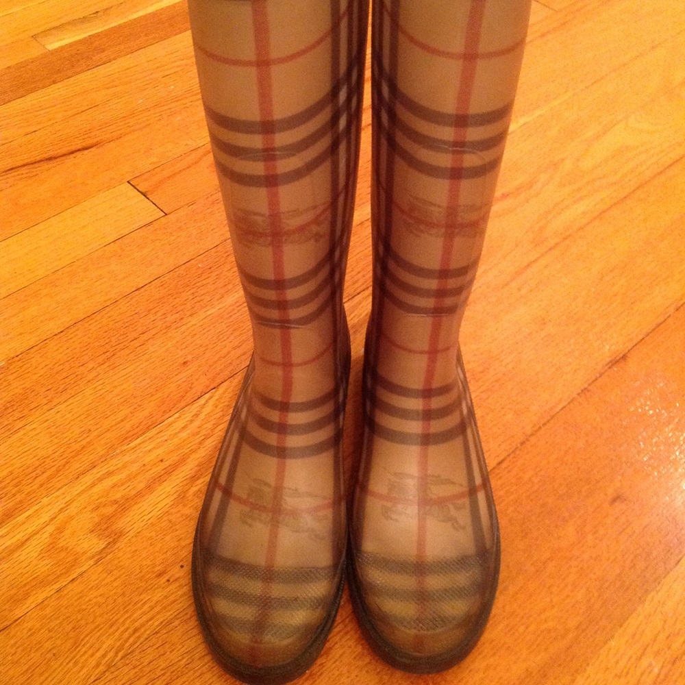 Burberry  haymarket rainboots sz 37